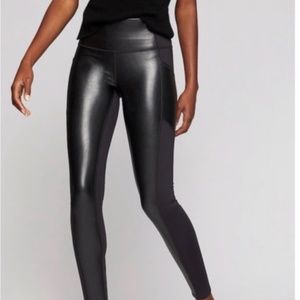 ATHLETA 870859 Gleam Chaturanga To Town Faux Leather Panel Pockets Legging